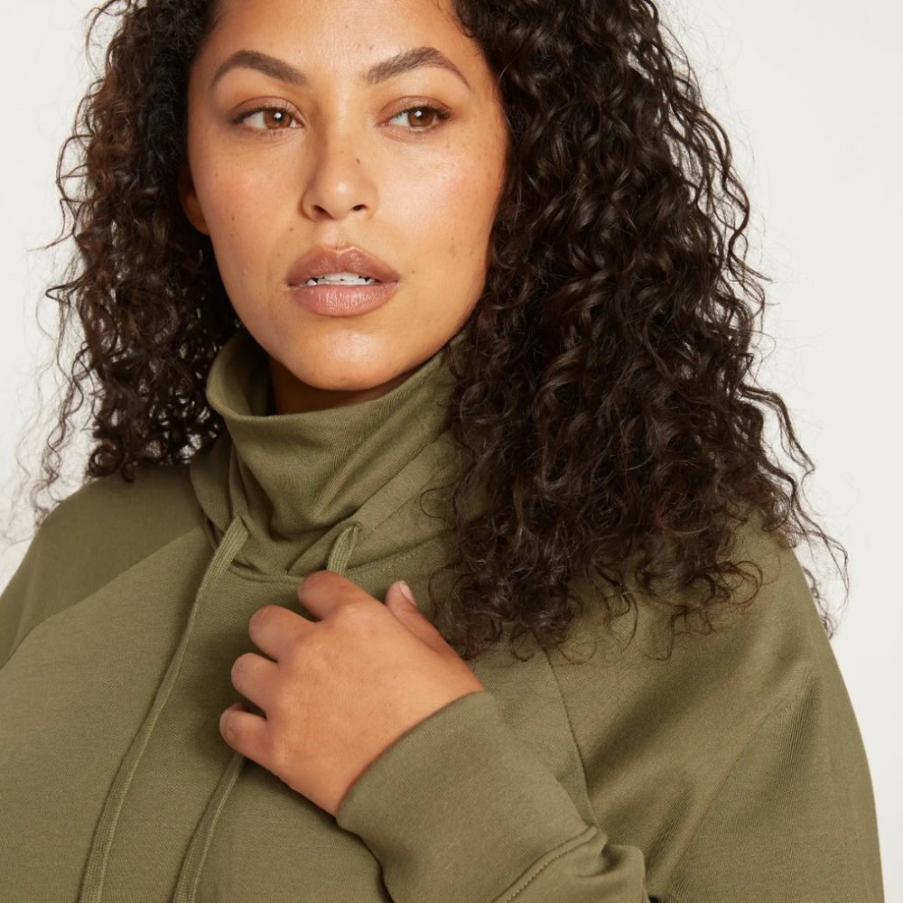 Universal Standard Fallon Funnel Neck Hoodie - Ivy Green Size S (14-16)